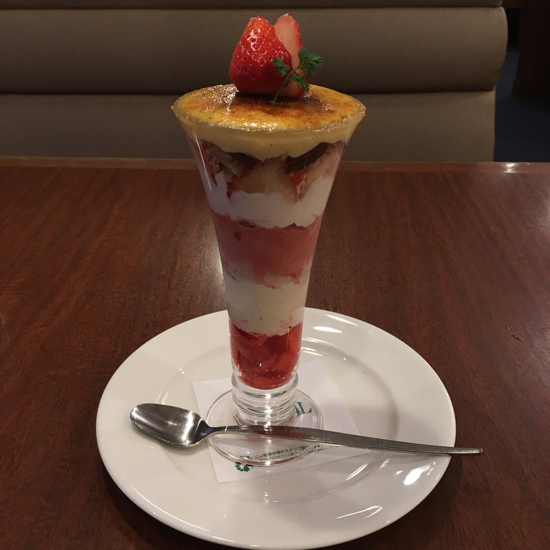 パフェ(ロイヤルホスト池田天神店)