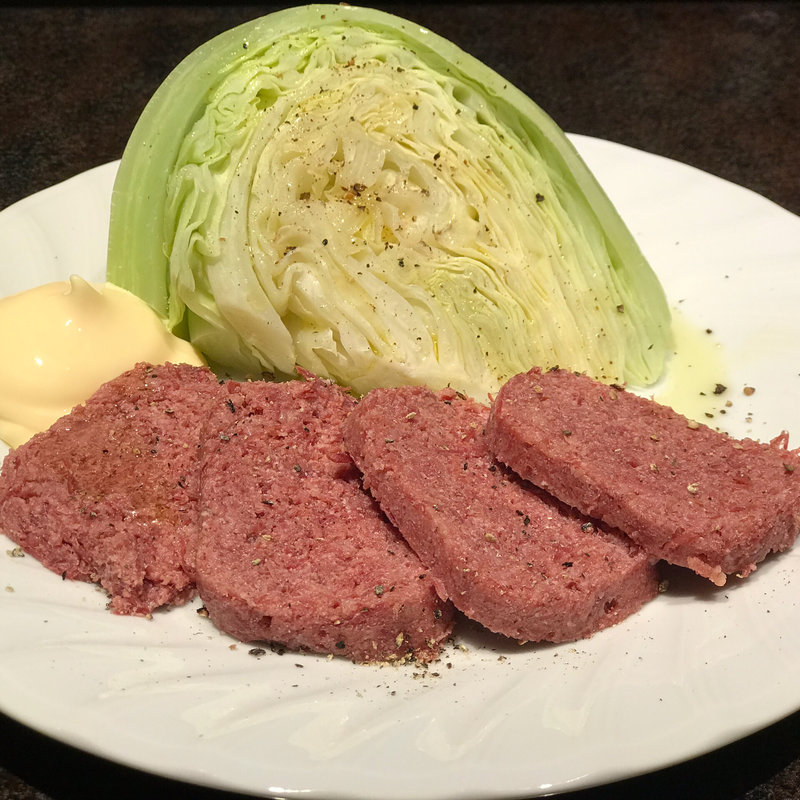 ノザキのコンビーフとたっぷり蒸しキャベツ(Bar Hexagone（バーエグザゴーヌ）| ミクソロジーカクテル&日本ワイン)