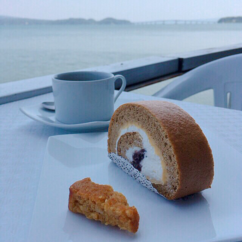 辻口ロール[加賀棒茶](ル ミュゼ ドゥ アッシュ （LE MUSEE DE H）)