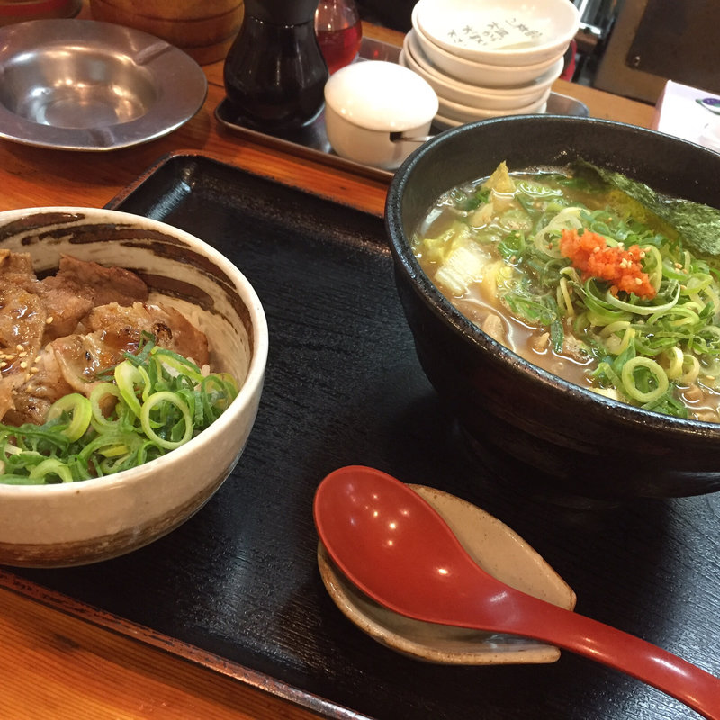 和牛カルビ丼セット(にしのみやラーメン)