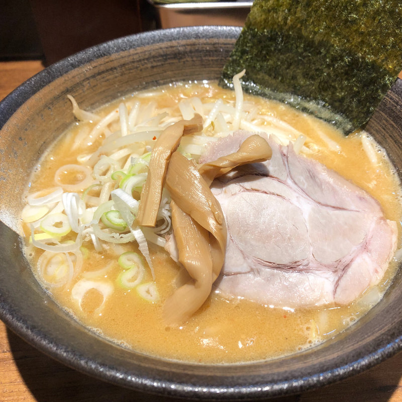 味噌ラーメン(北海道らーめん 楓 横浜西口店)