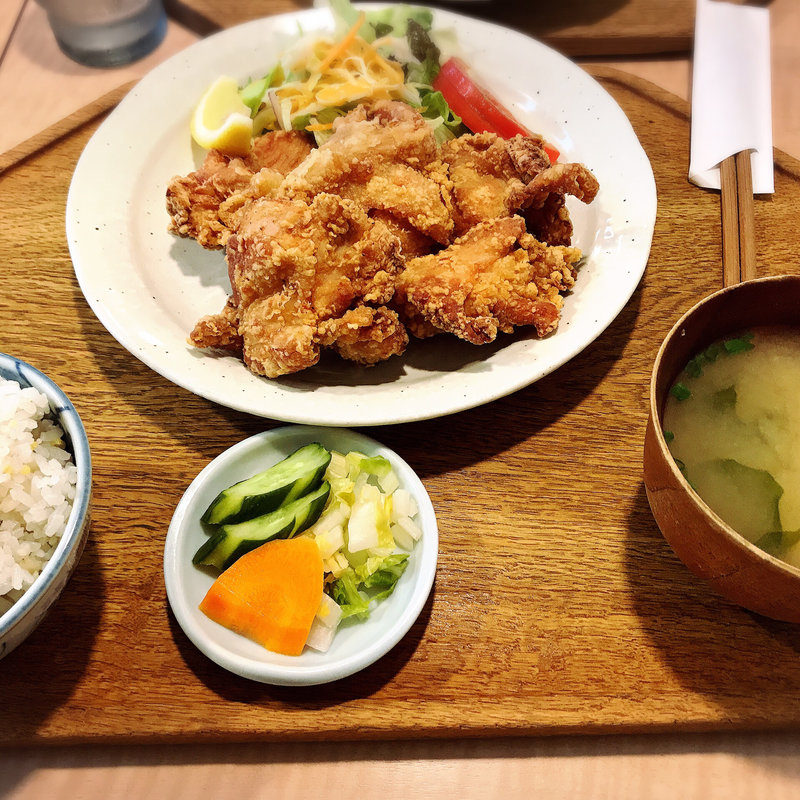 若鶏の唐揚げ定食(キッチン 米一 千早本店（こめいち）)