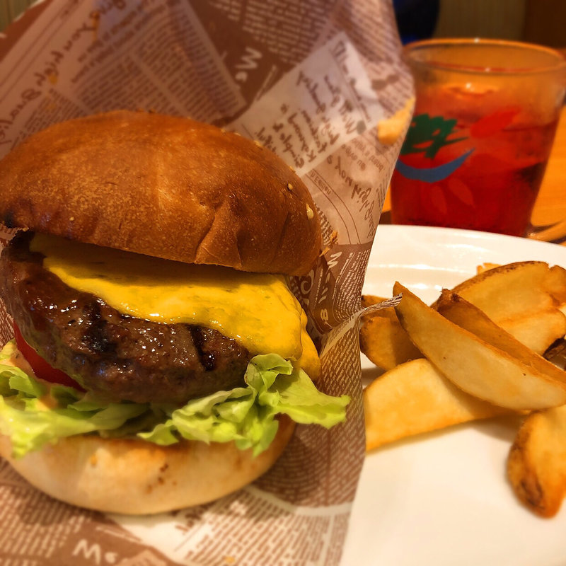 炭焼きチーズハンバーガー(さわやか 静岡池田店)