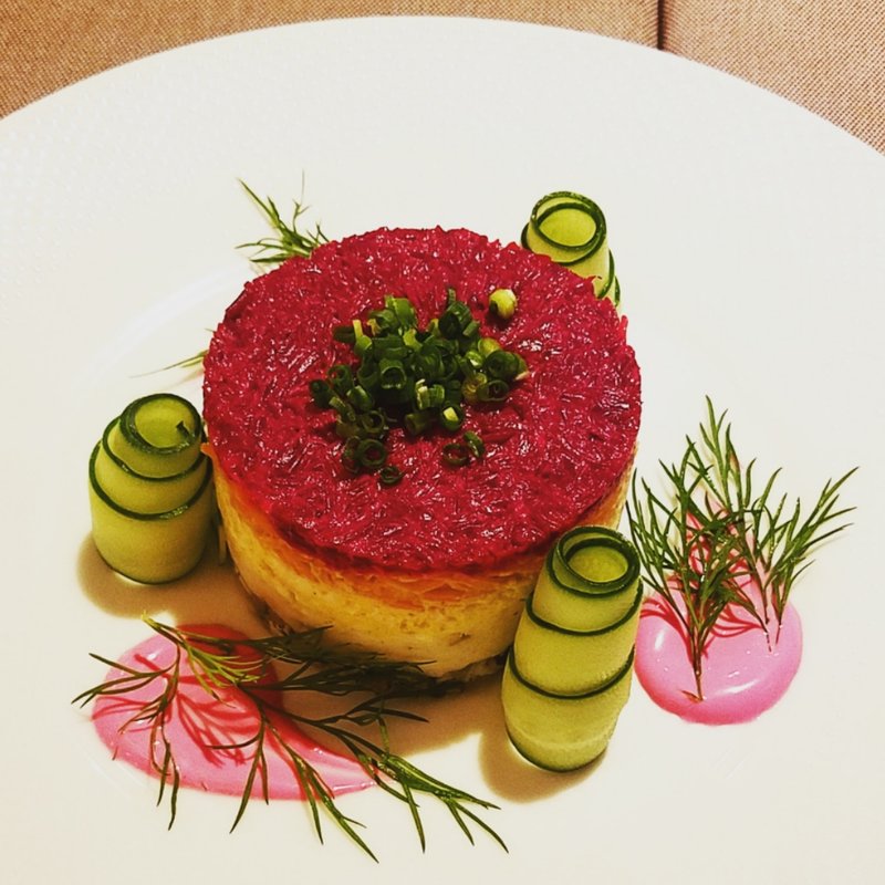 毛皮のコートを着たニシン(ロゴスキー 銀座 ROGOVSKI)