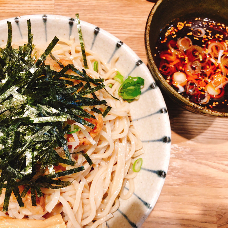 鰹だしの冷やし肉そば(麺屋ぬかじ)
