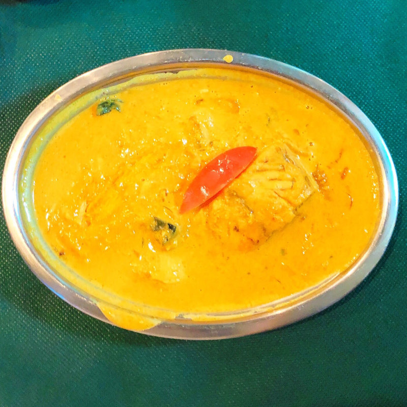 鯖とマンゴーのカレー(エー・ラージ （A･RAJ）)