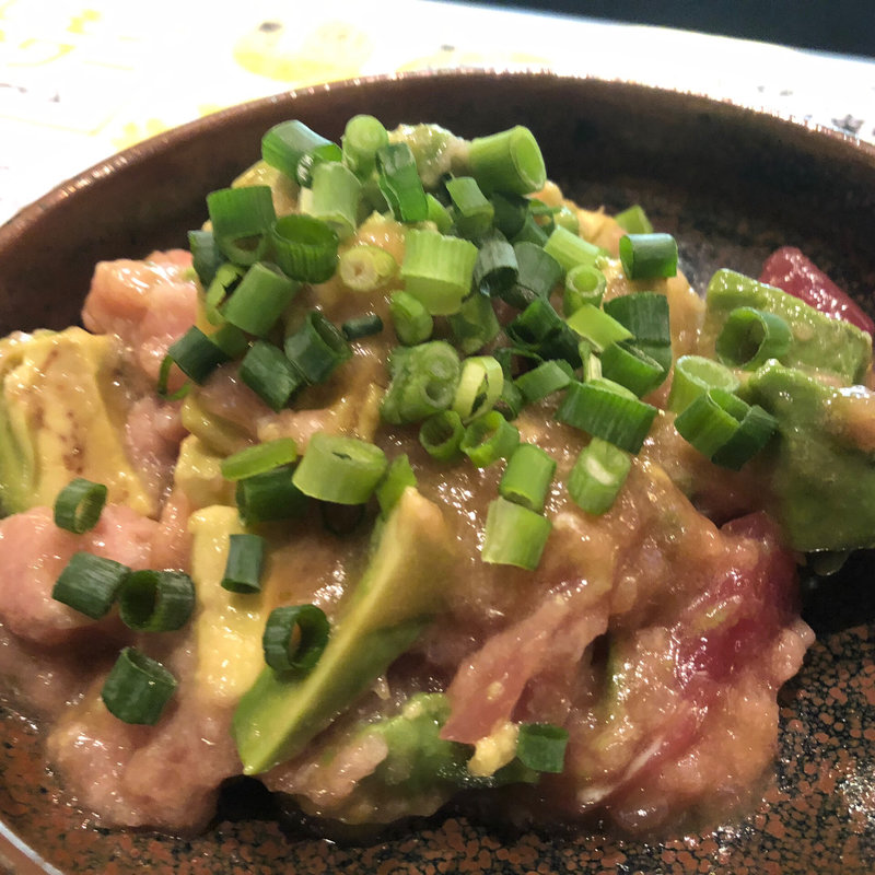 アボカドとねぎとろのタルタル (煉)