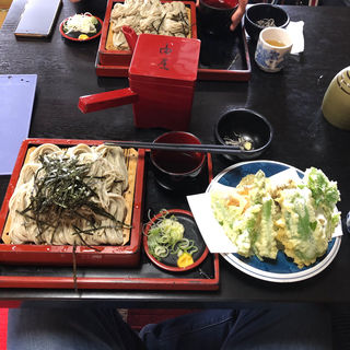 おおざるそば、野菜天ぷら(由屋 )