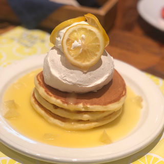 レモンパブロバのパンケーキ(ジェイエス パンケーキカフェ くずはモール店 （j.s. Pancake cafe）)