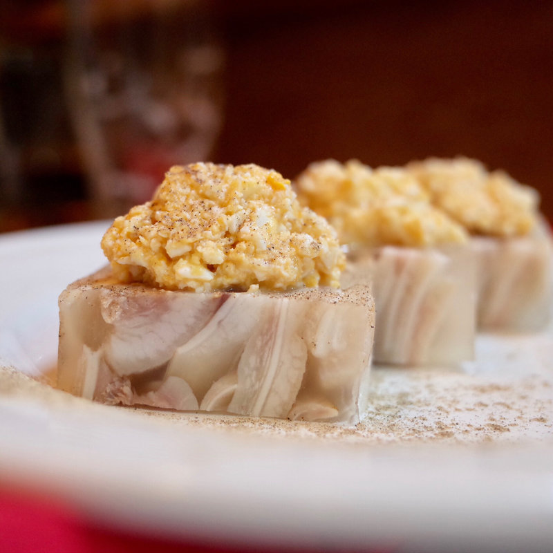 豚の耳にアヒルの塩たまご(蜃気楼)