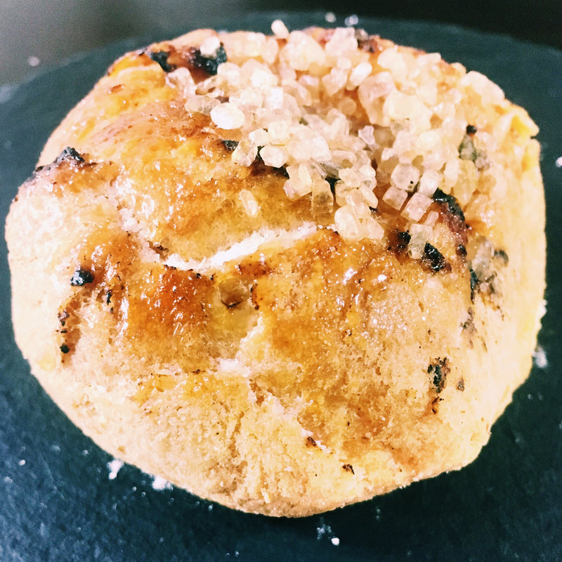 焦がしキャラメルミルクシュー(ベイクドマジック 博多マルイ店)