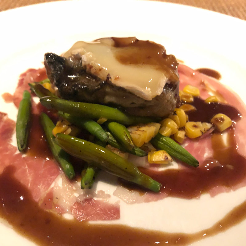 岩牡蠣のムニエル ブリドモーと焼きとうもろこし(au deco )