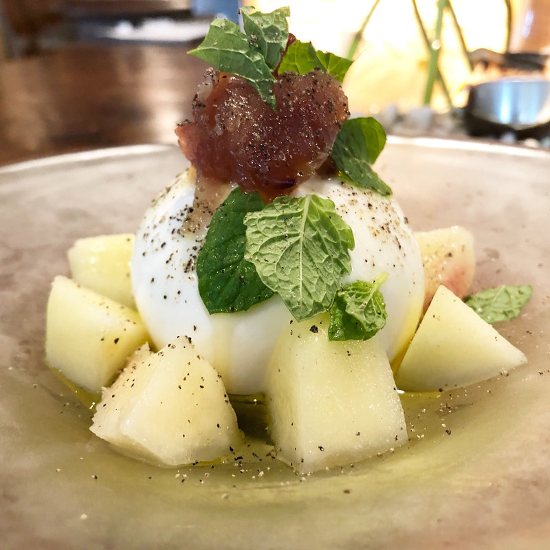 まぐろの生ハム・桃・ブラータ(バーマン)