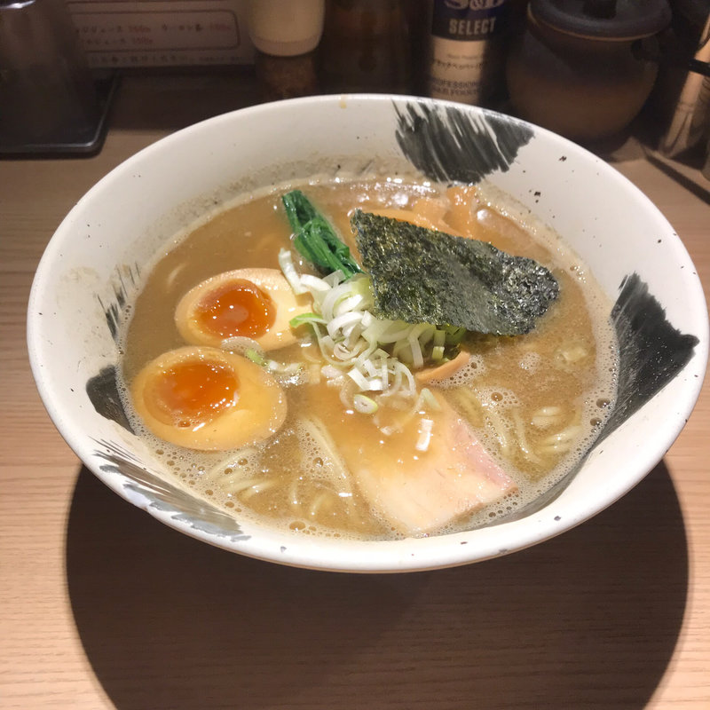 中華そば味玉トッピング(麺屋みちしるべ)
