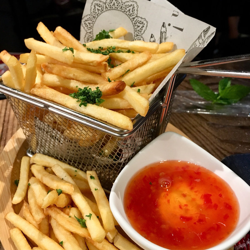 山盛りフライドポテト(ワイン食堂 マルコ1591)