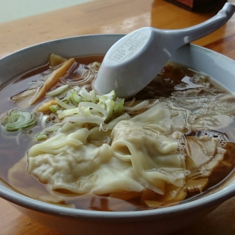 ワンタン麺(サンセット十六羅漢 （サンセットジュウロクラカン）)