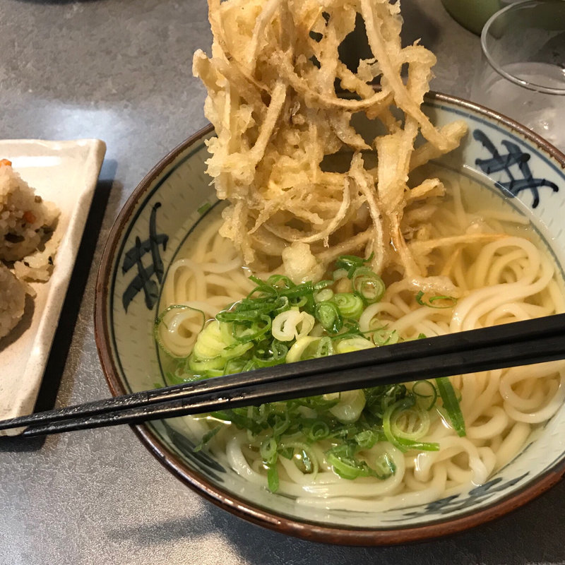 ごぼう天うどん おにぎり(大助うどん【全品手造りの店】)