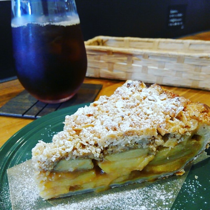 クランブルアップルパイ(Gon's Bake Shop)