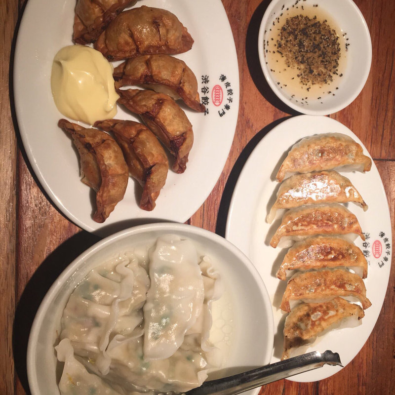 焼き餃子(薄皮餃子専門 渋谷餃子 渋谷本店)