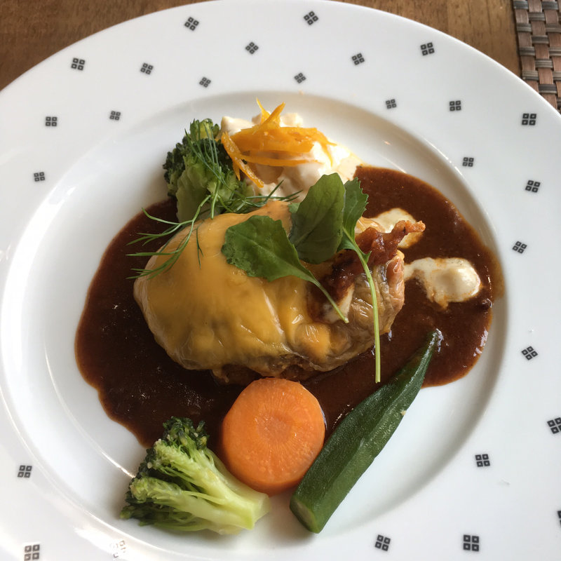 チェダーチーズハンバーグ(Kitchen Cafe Chimney （キッチンカフェ チムニー）)