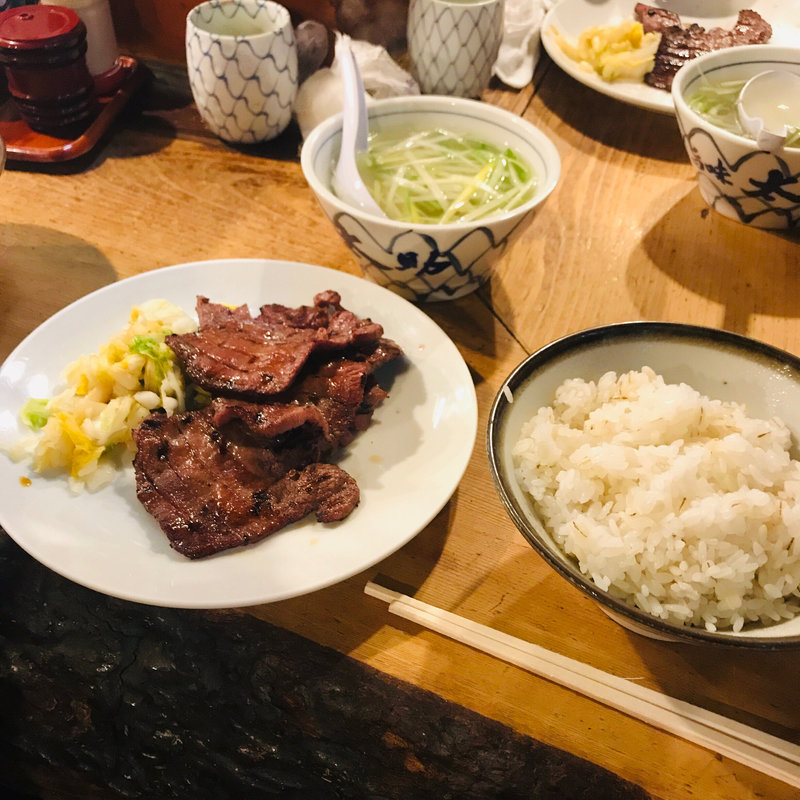 定食1人前(ランチ)(牛タン3枚、麦ごはん、テールスープ)(味太助 本店 （あじたすけ）)