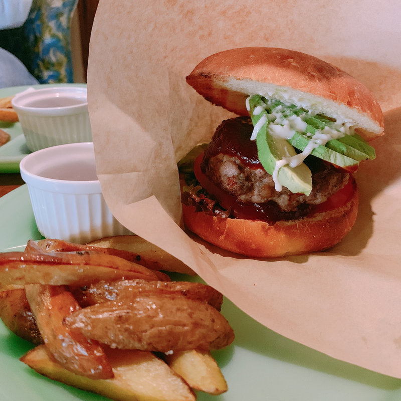 アボカドバーガー(ハウディイズアンドカフェ （Howdy'S&Cafe）)