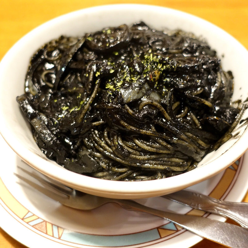 イカスミのスパゲティ(Capricciosa Saipan)