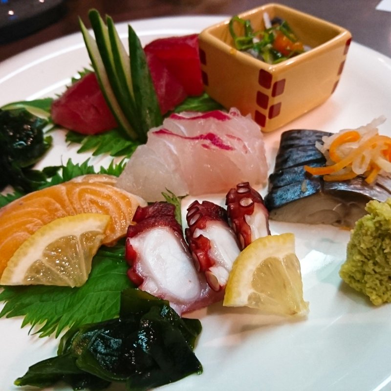 お刺身盛り合わせ(串宝)