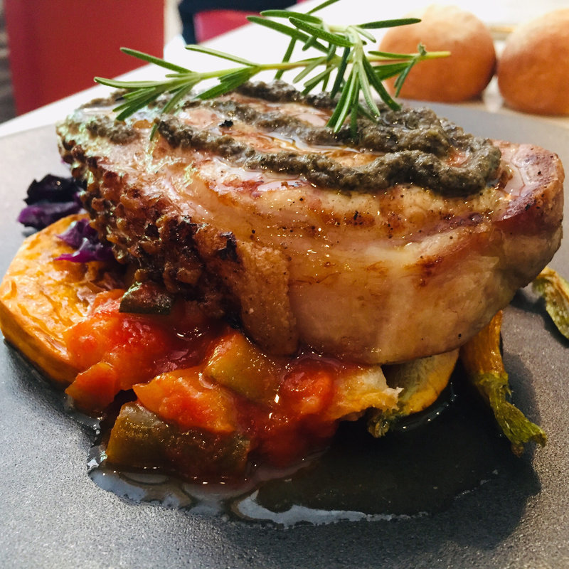 鹿児島黒豚の厚切りグリルw/シェリービネガーソース(カフェ・ド・サンティエ 仏料理おざ輝)