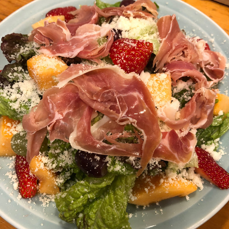 生ハムとフルーツのサラダ(ほ志の)