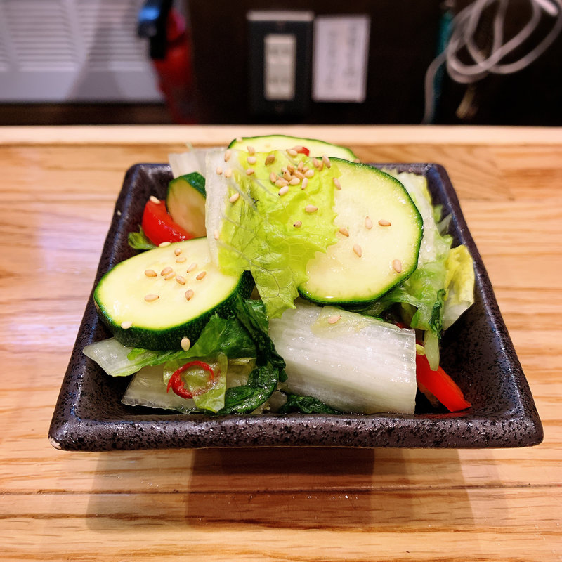 ズッキーニとロメインレタスの浅漬け(大衆酒場 チャン栓チャン)