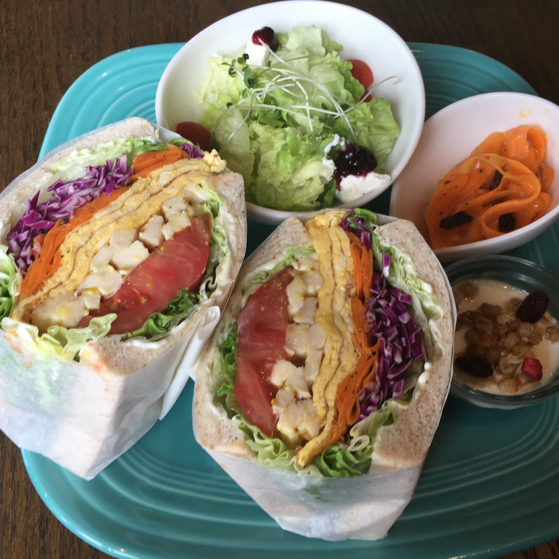 ハニーマスタードチキンサンド(カフェ プルクワ 豊川店)