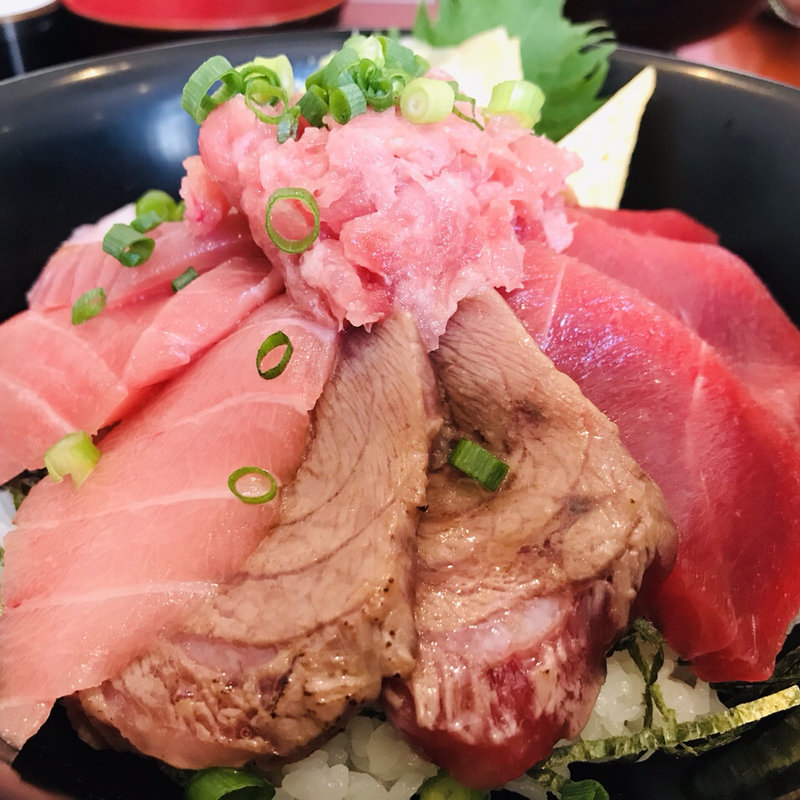 本マグロ三昧丼(焼津港 みなみ)