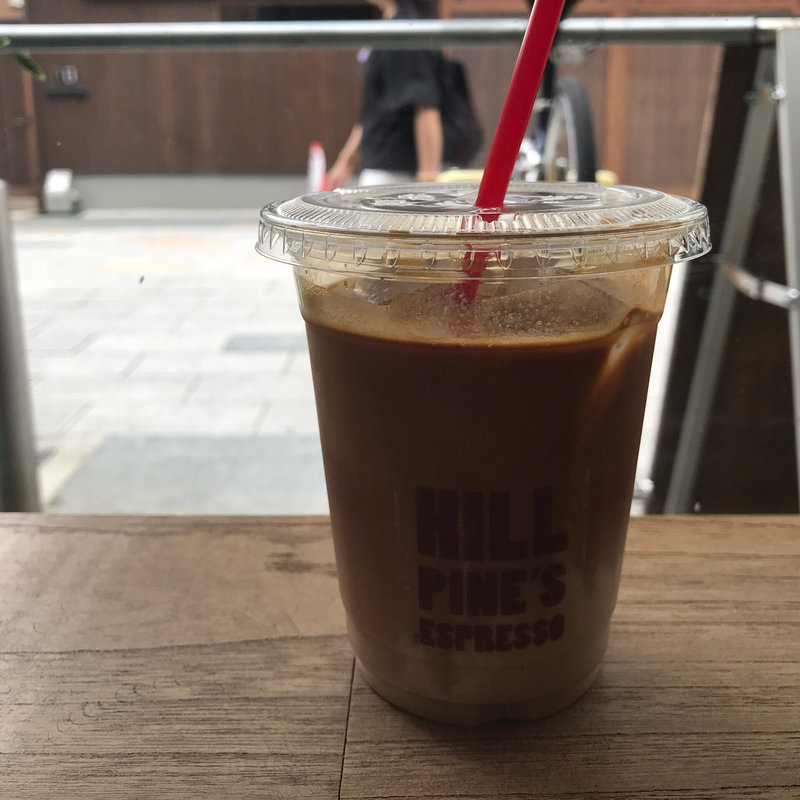アイスカフェラテ(HILL PINE'S ESPRESSO)