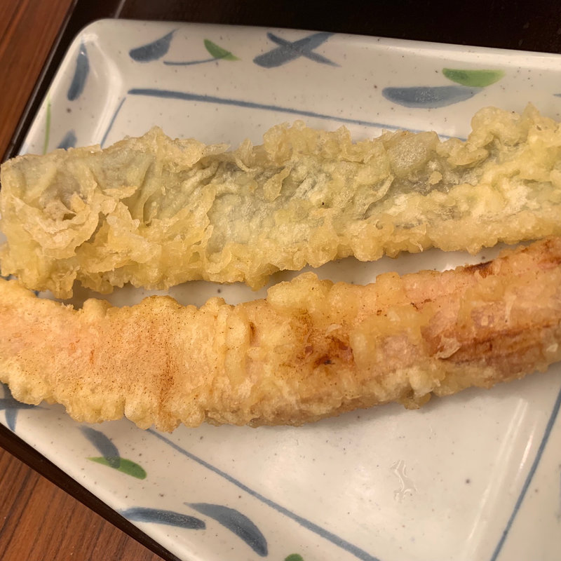 ベーコン天、タチウオ天(讃岐製麺 麦まる 八重洲地下街南口店)