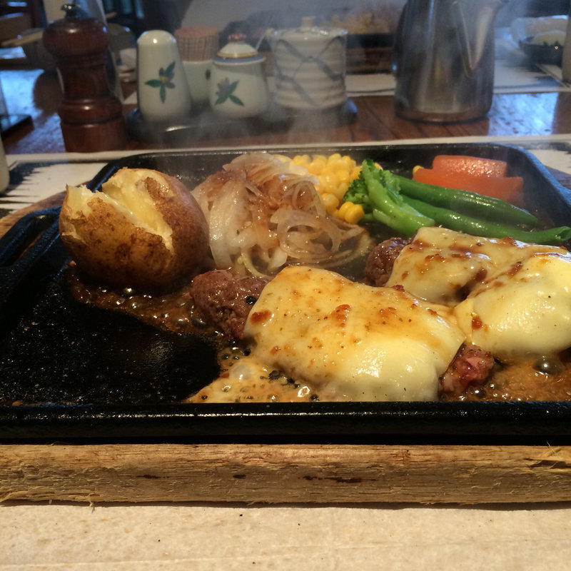 炭焼き俵バーグ日替わりランチ(寛屋 堺百舌鳥店)