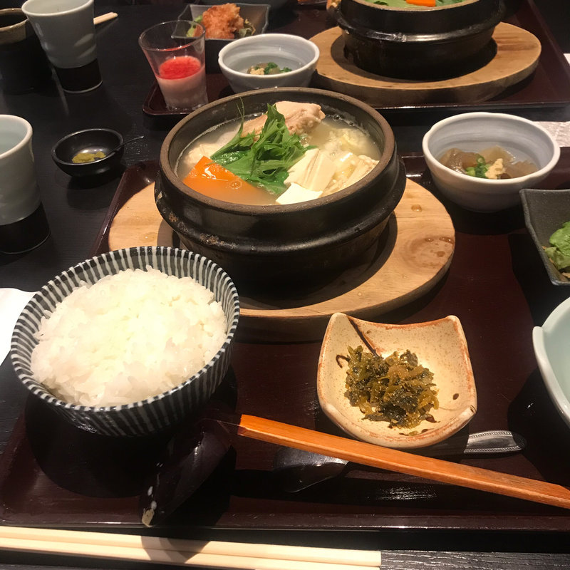 (水たき料亭 博多華味鳥 中洲本店)