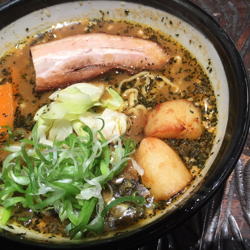 スープカリーラーメン(ラーメン研究所 我流る！ （がるる）)