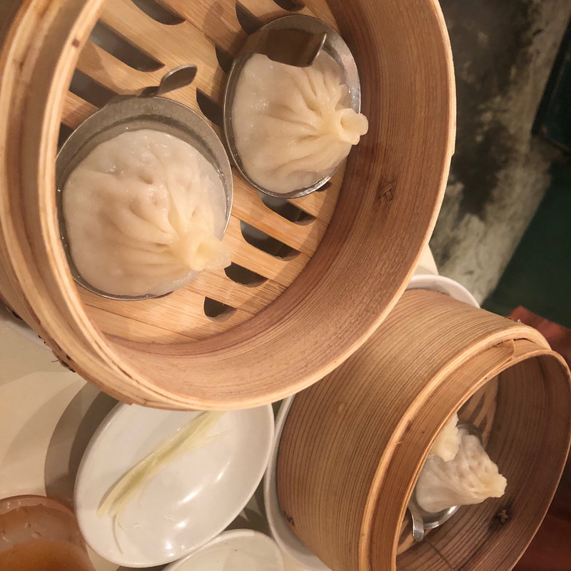 スープたっぷり小籠包(夜市的 点心酒場 好 （ヨイチテキ テンシンサカバ ハオ）)