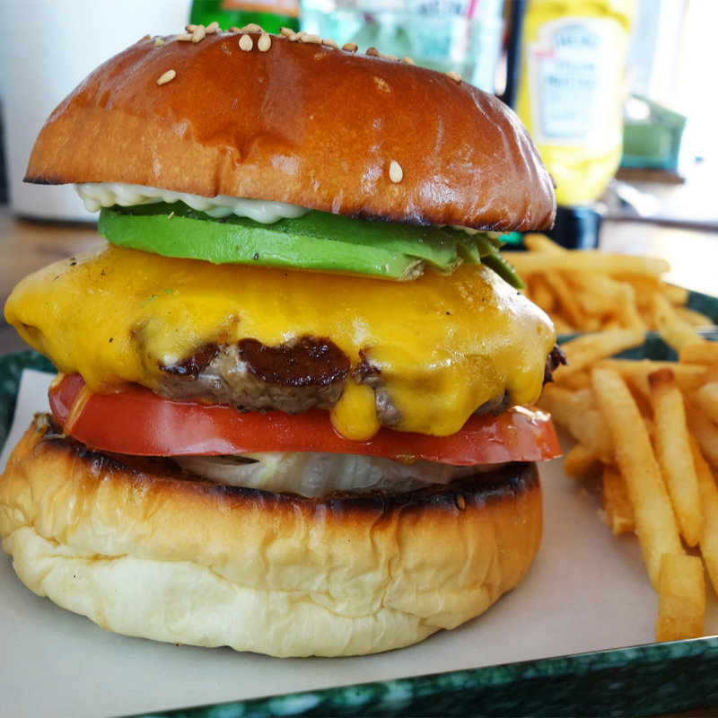 アボカドチーズバーガー(THE BASKET)