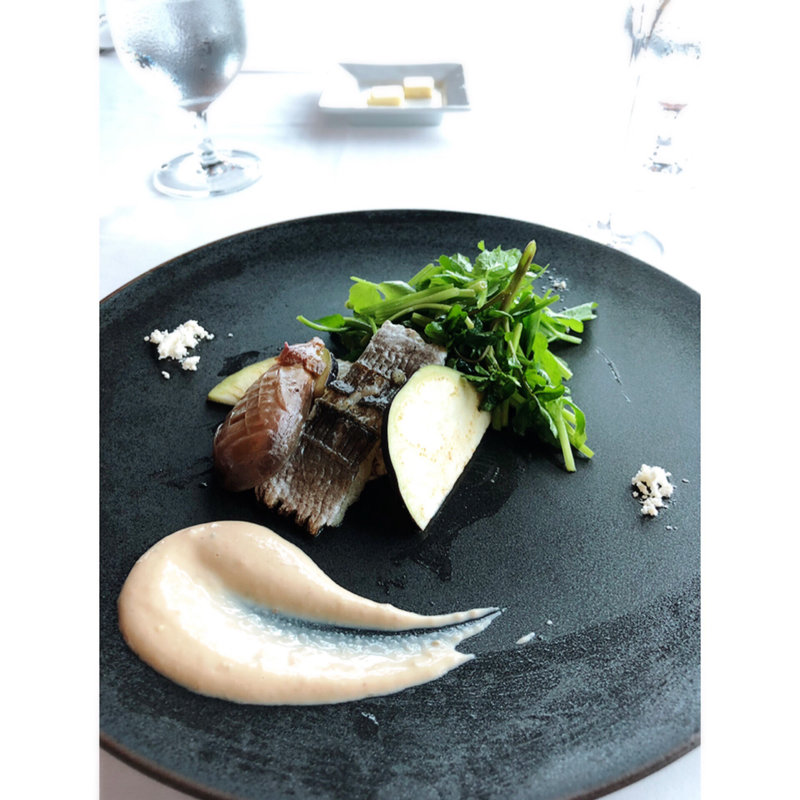 鱧の軽い炙り セリとクレソンのサラダ(Fish Bank TOKYO)