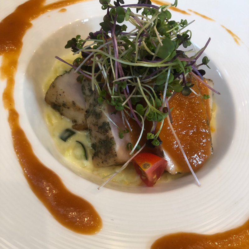 ビンチョウマグロの香草ソテー サフランリゾットとオレンジソース(ワインダイニング 「街角グラス」 町田)