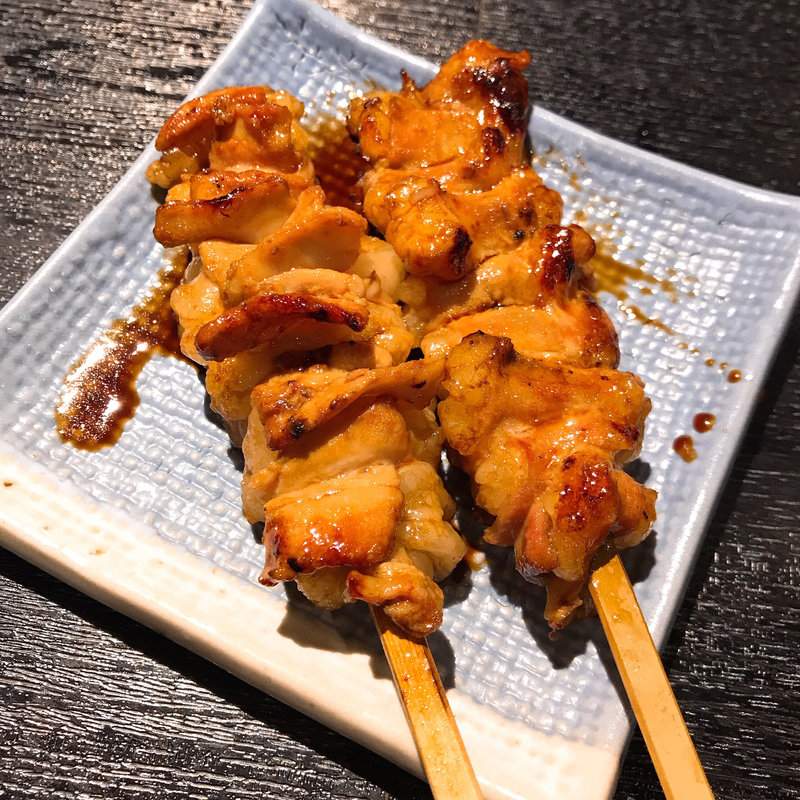 とろーり牛生ホルモン(炭火串焼 シロマル 千葉ニュータウン店)