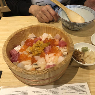 海鮮丼(虎杖 表店)