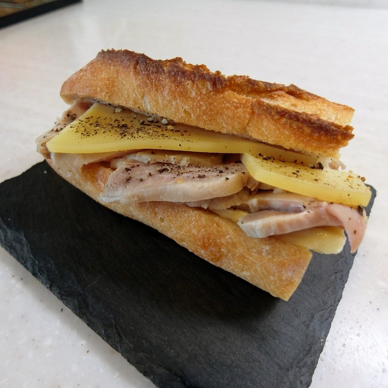 ジャンボン・ブール(ミカヅキ堂)