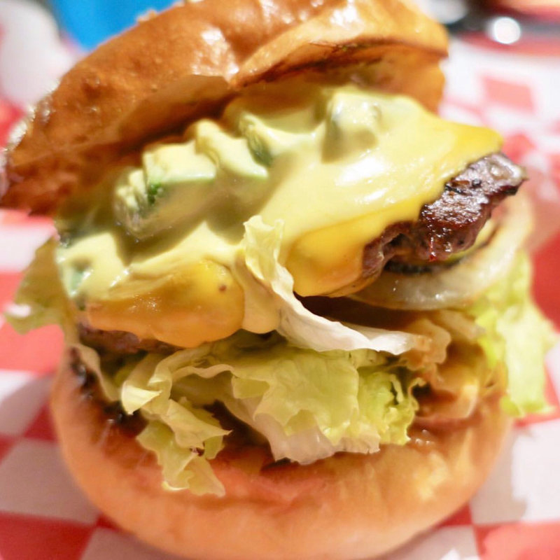 アボカドチーズバーガー(エディバーガースタンド)