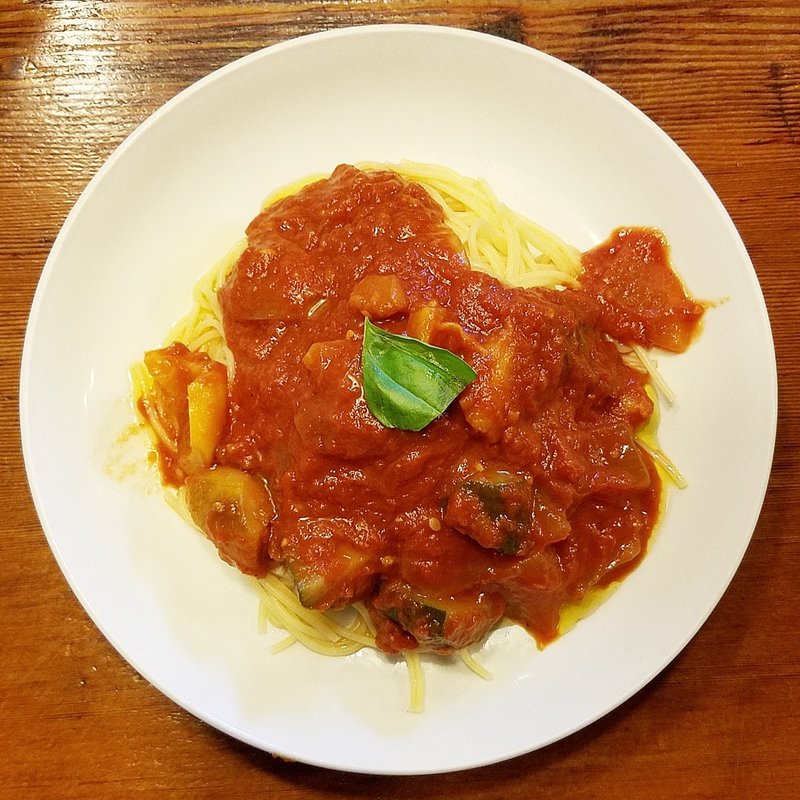 冷製カポナータソースのスパゲティ(ラ・タベルナ )