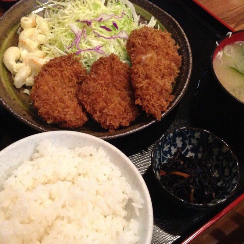 ヒレカツ定食(青新軒)