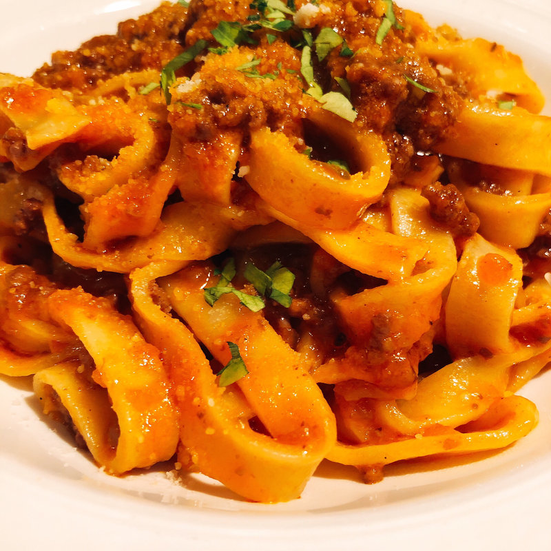 ボローニャ風タリアテッレ(イタリア料理アクアリオ)