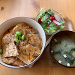 ルスツぶた丼